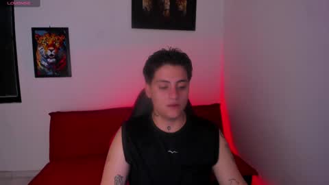 Snapshot of peytonbox chatting on 09-10-25, 12:05 peytonbox online show from 09-10-25, 12:05