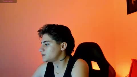 Snapshot of peytonbox chatting on 09-15-25, 11:43 peytonbox online show from 09-15-25, 11:43