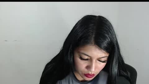 Snapshot of peytonbrunette chatting on 03-20-26, 07:35 Dulce online show from 03-20-26, 07:35