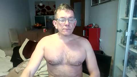 Snapshot of pg19clp4191zm chatting on 01-12-26, 07:35 Alex online show from 01-12-26, 07:35