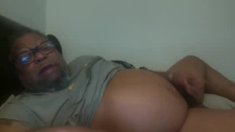 Snapshot of pgh1995 chatting on 12-31-24, 03:31 pgh1995 online show from 12-31-24, 03:31