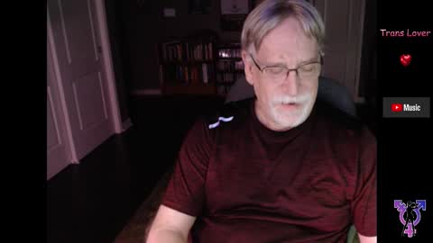 Snapshot of pghk2000 chatting on 02-09-25, 03:00 George online show from 02-09-25, 03:00