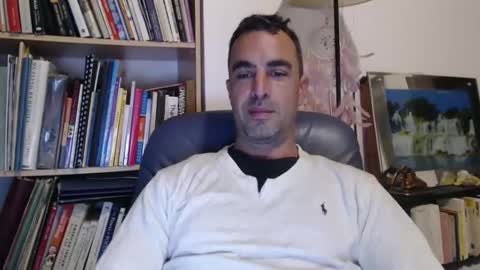 Snapshot of phantasie31 chatting on 10-17-25, 08:44 phantasie31 online show from 10-17-25, 08:44