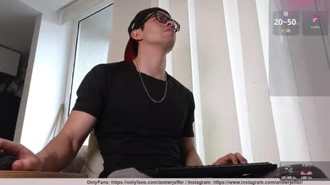 Snapshot of phantom_bigger1 chatting on 10-06-25, 01:08 phantom_bigger1 online show from 10-06-25, 01:08
