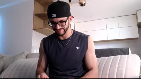 Snapshot of phantom_bigger1 chatting on 12-20-25, 06:48 phantom_bigger1 online show from 12-20-25, 06:48