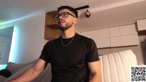 Snapshot of phantom_bigger1 chatting on 02-05-26, 08:19 phantom_bigger1 online show from 02-05-26, 08:19