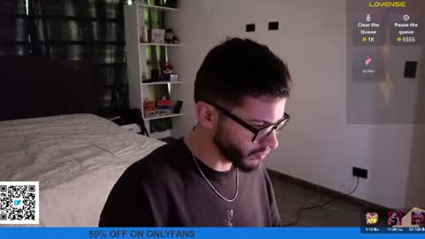 Snapshot of phantom_bigger1 chatting on 06-09-26, 03:01 phantom_bigger1 online show from 06-09-26, 03:01