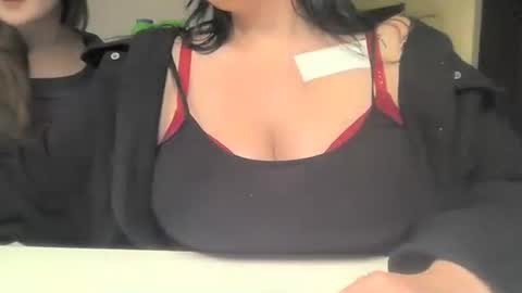 Snapshot of phantomprincess chatting on 11-29-25, 06:38 phantomprincess online show from 11-29-25, 06:38