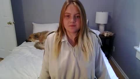Snapshot of phatassblond chatting on 12-01-24, 09:48 PhatAssBlond online show from 12-01-24, 09:48