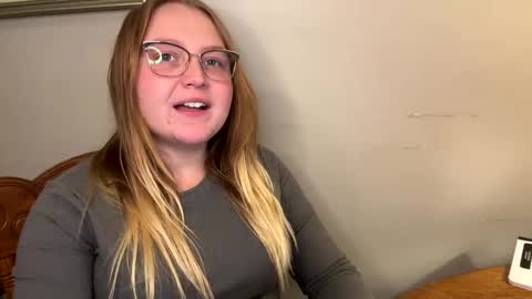 Snapshot of phatassblond chatting on 01-29-25, 12:43 PhatAssBlond online show from 01-29-25, 12:43