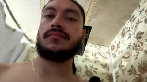 Snapshot of phdaddy21 chatting on 05-11-26, 01:17 PHDaddy21 online show from 05-11-26, 01:17