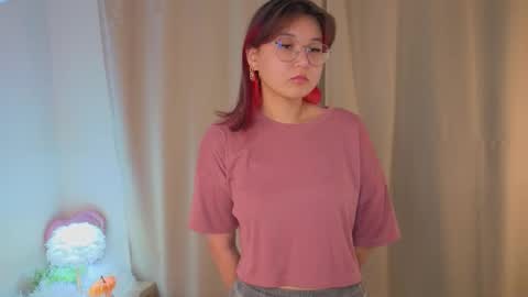 Snapshot of phebenogowski chatting on 11-20-25, 04:34 Jenny online show from 11-20-25, 04:34