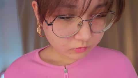 Snapshot of phebenogowski chatting on 11-21-25, 04:22 Jenny online show from 11-21-25, 04:22