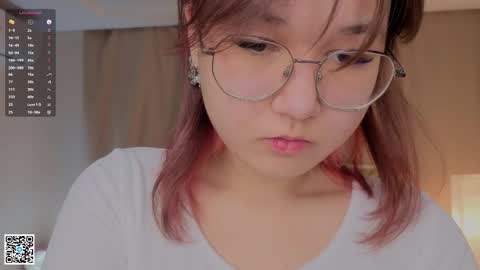 Snapshot of phebenogowski chatting on 11-28-25, 04:15 Jenny online show from 11-28-25, 04:15