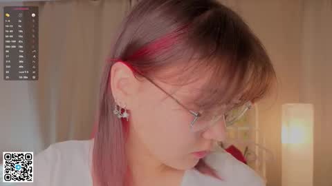 Snapshot of phebenogowski chatting on 11-29-25, 04:15 Jenny online show from 11-29-25, 04:15