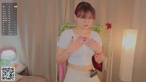 Snapshot of phebenogowski chatting on 12-01-25, 04:06 Jenny online show from 12-01-25, 04:06