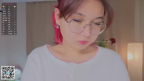 Snapshot of phebenogowski chatting on 12-05-25, 03:37 Jenny online show from 12-05-25, 03:37