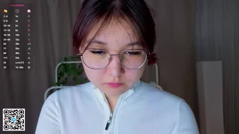 Snapshot of phebenogowski chatting on 12-16-25, 04:39 Jenny online show from 12-16-25, 04:39