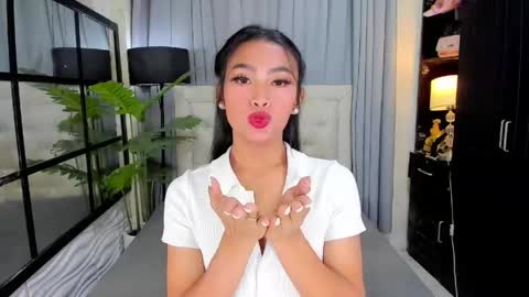 Snapshot of phenomenal_ivy chatting on 05-22-26, 12:00 phenomenal_ivy online show from 05-22-26, 12:00