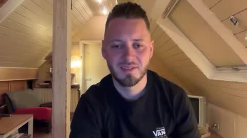 Snapshot of philboh94 chatting on 02-03-26, 09:20 Ben 1995 online show from 02-03-26, 09:20