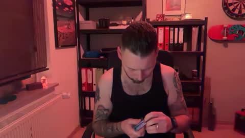 Snapshot of philboh94 chatting on 02-16-26, 08:27 Ben 1995 online show from 02-16-26, 08:27