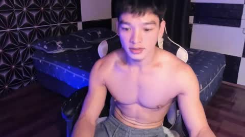 Snapshot of philhotbody chatting on 02-21-25, 10:28 AJ online show from 02-21-25, 10:28