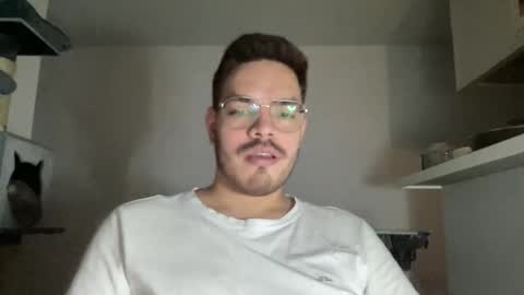 Snapshot of philip0411 chatting on 06-07-26, 04:16 philip0411 online show from 06-07-26, 04:16