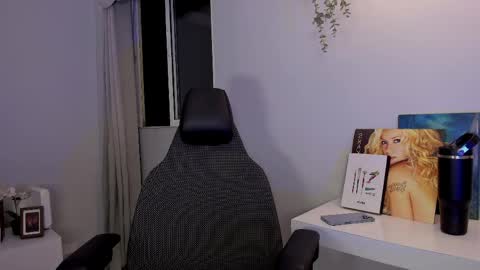 Phil.   INDEPENDENT MODEL online show from 04-08-26, 03:28