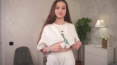 Bella online show from 01-08-25, 11:19