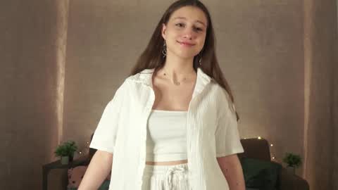 Bella online show from 01-11-25, 06:44