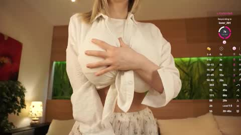 Bella online show from 10-28-25, 05:59