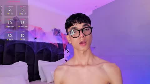 Snapshot of phillicious_ chatting on 10-22-25, 09:36 Phillip online show from 10-22-25, 09:36