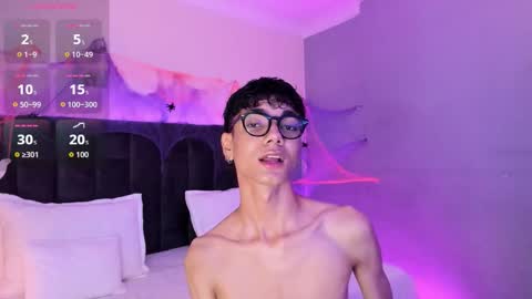 Snapshot of phillicious_ chatting on 10-30-25, 11:49 Phillip online show from 10-30-25, 11:49