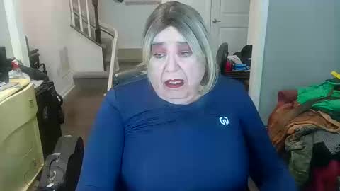 Snapshot of phillyguy195601 chatting on 10-12-25, 06:23 Geri online show from 10-12-25, 06:23