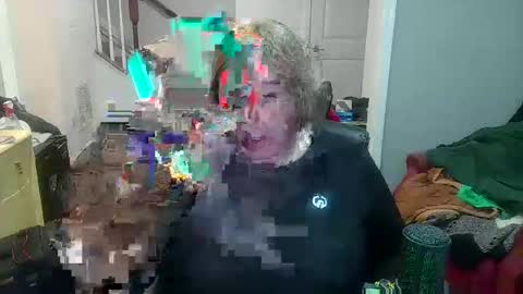 Snapshot of phillyguy195601 chatting on 11-23-25, 10:26 Geri online show from 11-23-25, 10:26