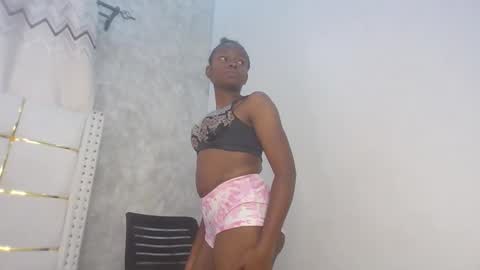 Snapshot of phoebe015 chatting on 02-03-26, 06:22 phoebe online show from 02-03-26, 06:22