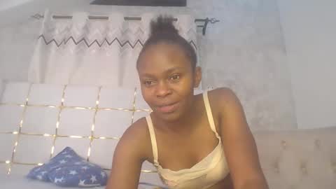 Snapshot of phoebe015 chatting on 02-08-26, 07:06 phoebe online show from 02-08-26, 07:06