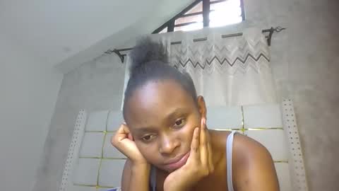 Snapshot of phoebe015 chatting on 02-24-26, 07:17 phoebe online show from 02-24-26, 07:17