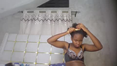 Snapshot of phoebe015 chatting on 03-01-26, 06:54 phoebe online show from 03-01-26, 06:54