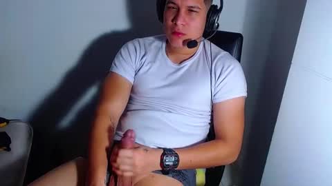 AdnierGnz online show from 12-27-24, 11:17