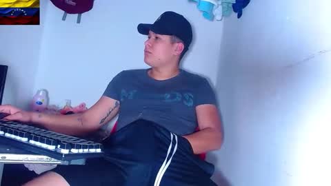 Snapshot of phoenixgnz08 chatting on 01-09-26, 12:52 AdnierGnz online show from 01-09-26, 12:52