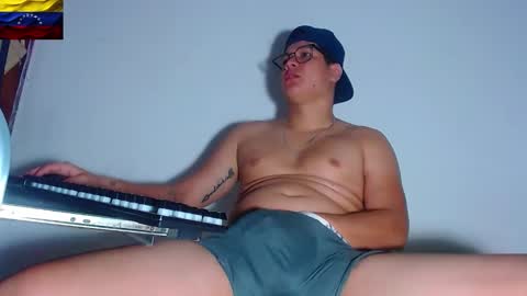 Snapshot of phoenixgnz08 chatting on 03-12-26, 12:55 AdnierGnz online show from 03-12-26, 12:55