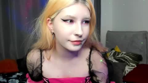 Phoenixvale Pls follow me online show from 11-25-25, 04:07