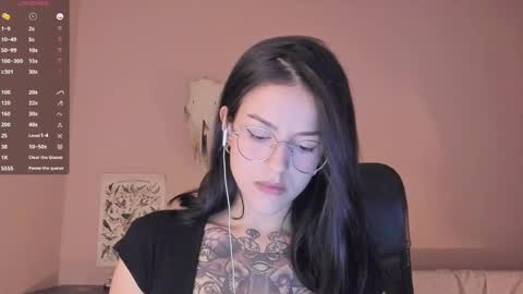 phoenixx_x online show from 01-06-25, 07:45