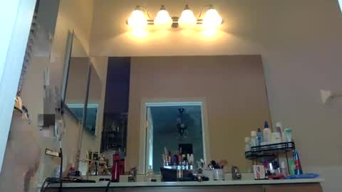 Snapshot of photobabe chatting on 10-20-25, 01:06 photobabe online show from 10-20-25, 01:06