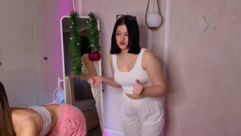 Snapshot of phyllisheart chatting on 12-21-24, 07:56 Lora black and Lili blonde welcome you here online show from 12-21-24, 07:56