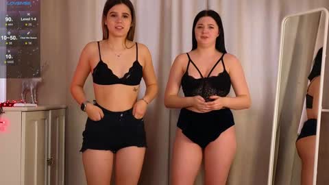 Snapshot of phyllisheart chatting on 01-14-25, 11:31 Lora black and Lili blonde welcome you here online show from 01-14-25, 11:31