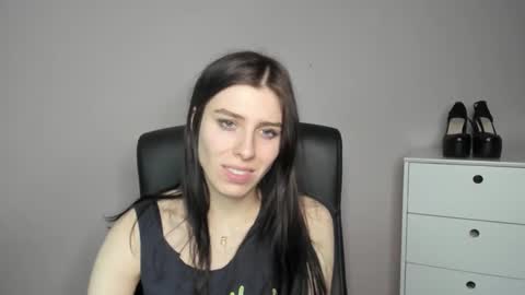 Snapshot of pia_desire chatting on 01-18-26, 09:51 P I A online show from 01-18-26, 09:51