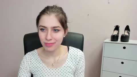 Snapshot of pia_desire chatting on 02-28-26, 08:15 P I A online show from 02-28-26, 08:15