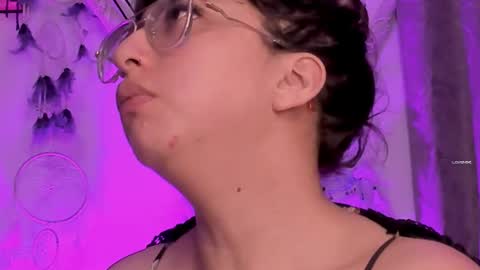 Snapshot of piafisher_ chatting on 09-23-25, 01:19 PIA FISHER online show from 09-23-25, 01:19